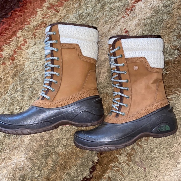 North Face Snow Boots - Picture 1 of 5
